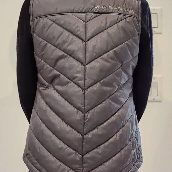 🌲 Under Armour vest - Picture 4 of 5